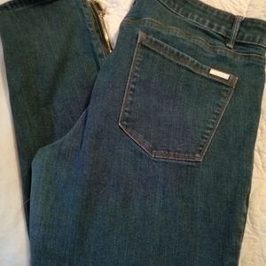 WHBM dark wash mid rise skinny jean with zippered